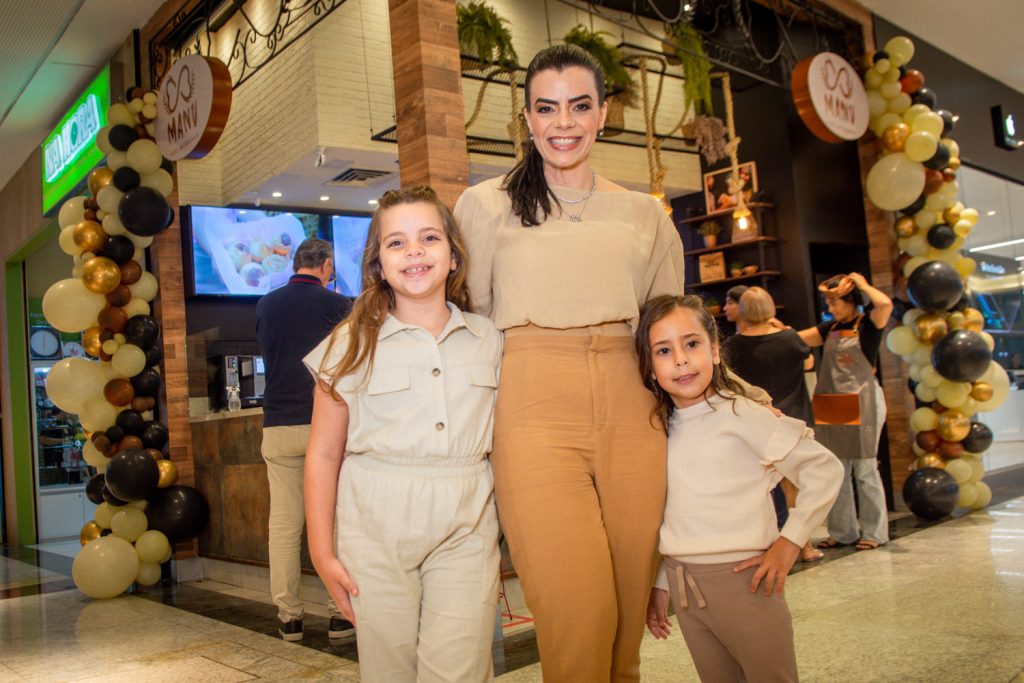 Valentina, Manu E Helena Acário (1)