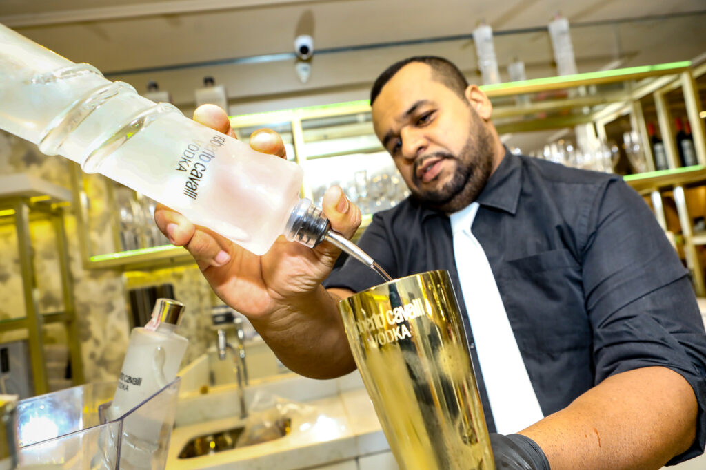 
				Vodka Roberto Cavalli 
				