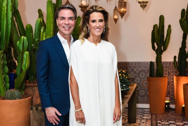 Love is in the air - Karla Marques e Marcelo Felmanas celebram bodas de prata com luxuosa festa ao som de Ivete Sangalo