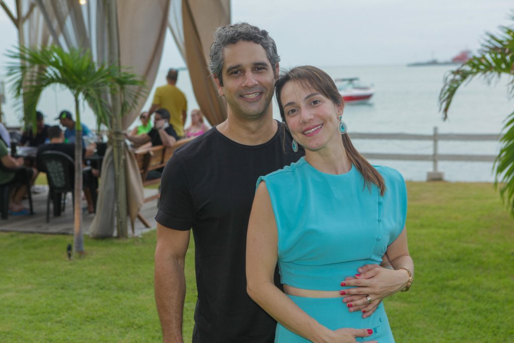 Ze Carneiro Filho E Debora Santana