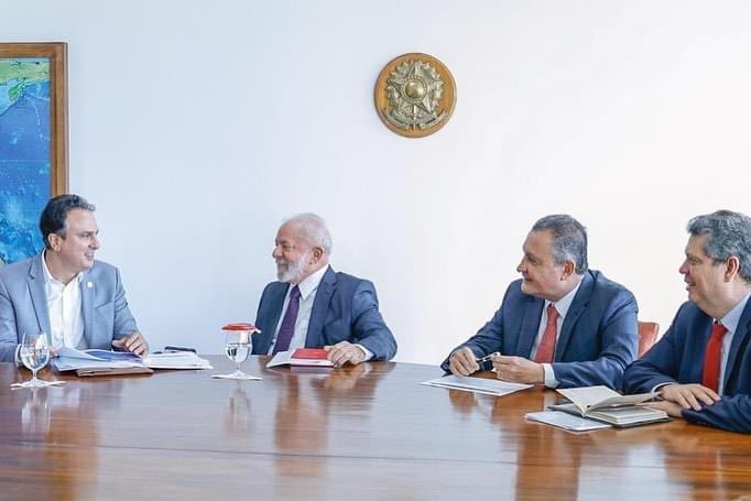 1643372245190844416 3