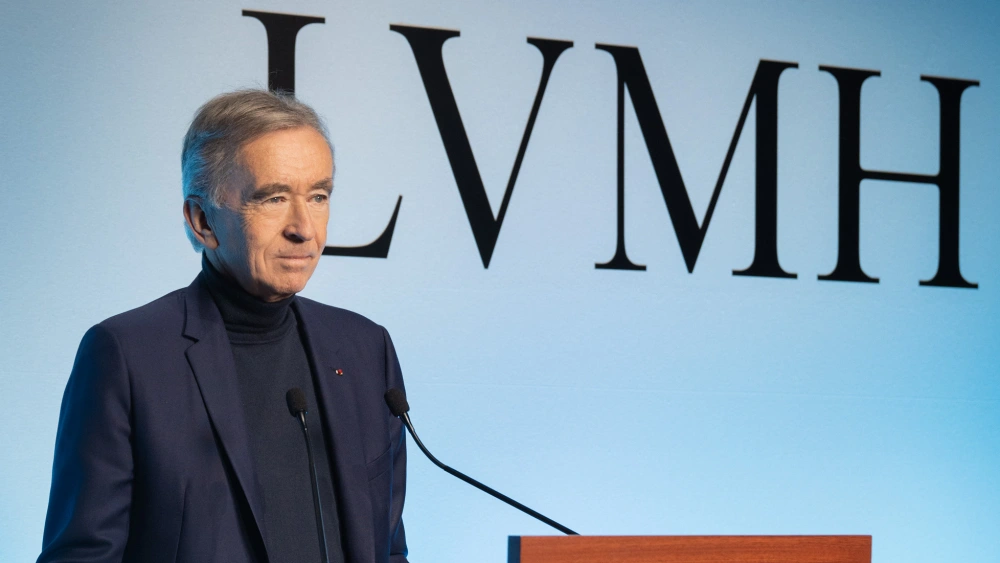 Dono da Louis Vuitton é a pessoa mais rica do mundo em 2023, segundo a Forbes