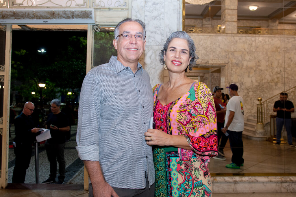 Alexandre E Beatriz Mota