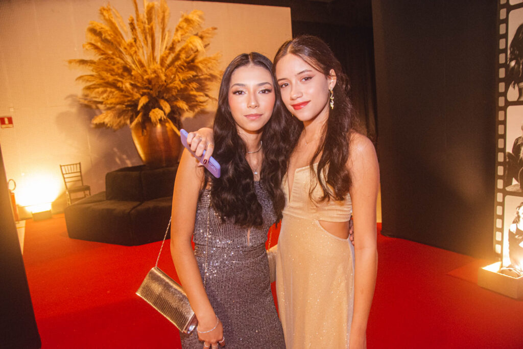 Amanda Yumi E Luisa Nogueira