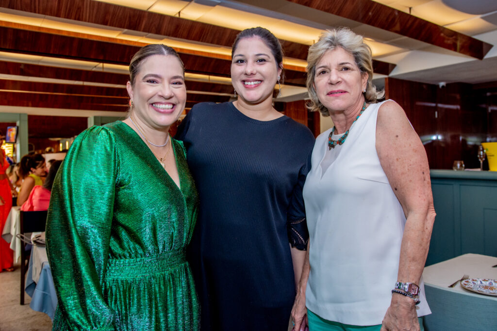 Ana Claúdia Aguiar, Camila Lima E Stella Rolim