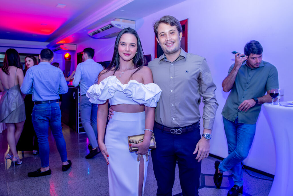 Ana Julia E Caio Simeoni