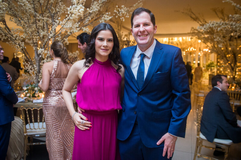 Chuva de arroz - Alegria e emoção dão a tônica do casamento de Lillyan Di Carlly e Dennis Bodstein