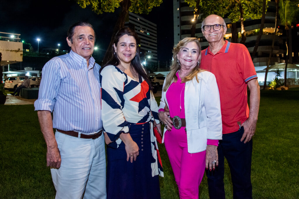 Carlos E Flavia Castelo, Betinha Sampaio E Tito Porfírio Sampaio (2)