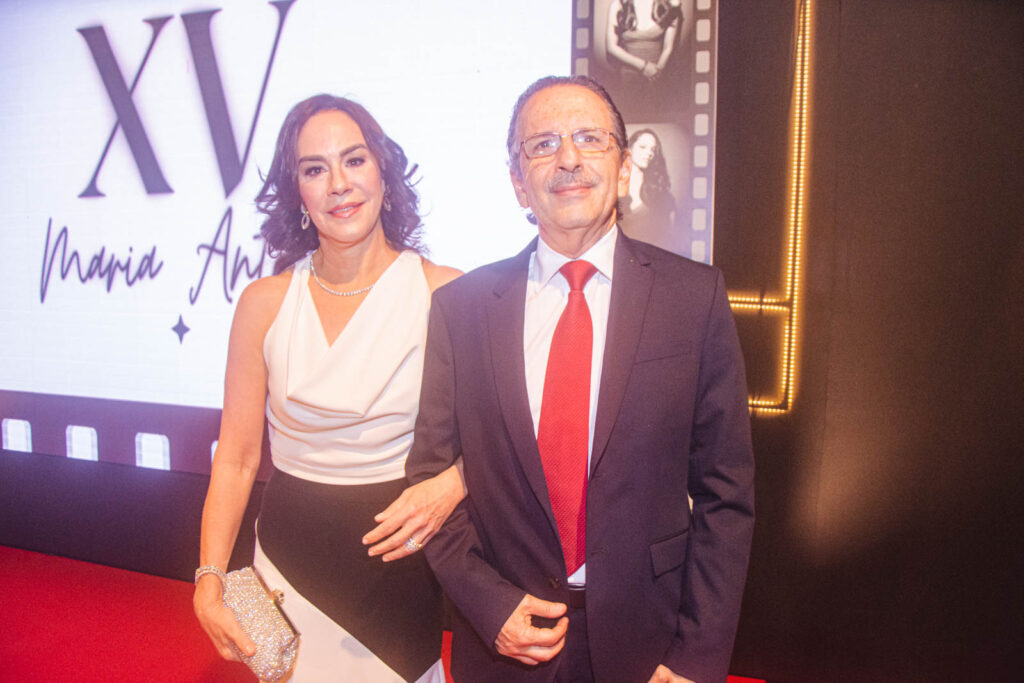 Cristine E Pedro Ary