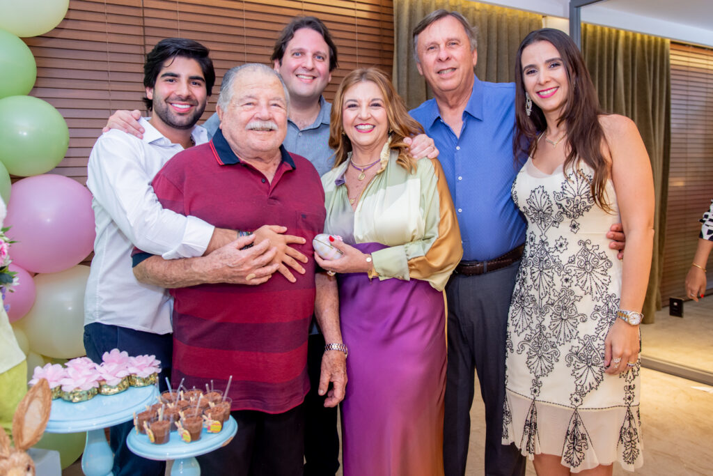 
				Deib Otoch Neto, Deib Otoch, Daniel, Jacqueline, José e Vivian Simões 
				
