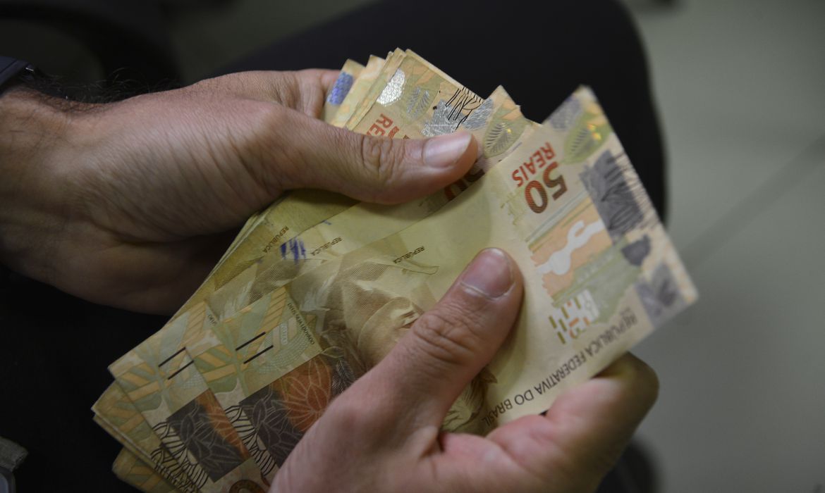 Poupança tem retirada líquida recorde de R$ 11,75 bilhões em maio
