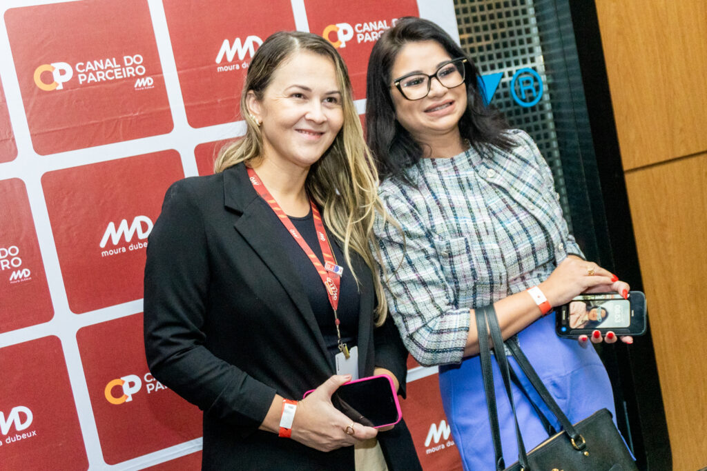 Edilma Cavalcante E Moara Oliveira