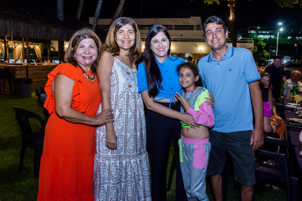Egidia Vasconcelos, Elizabeth Moura, Roberta E Vanessa Machado, E Wesley Costa (2)