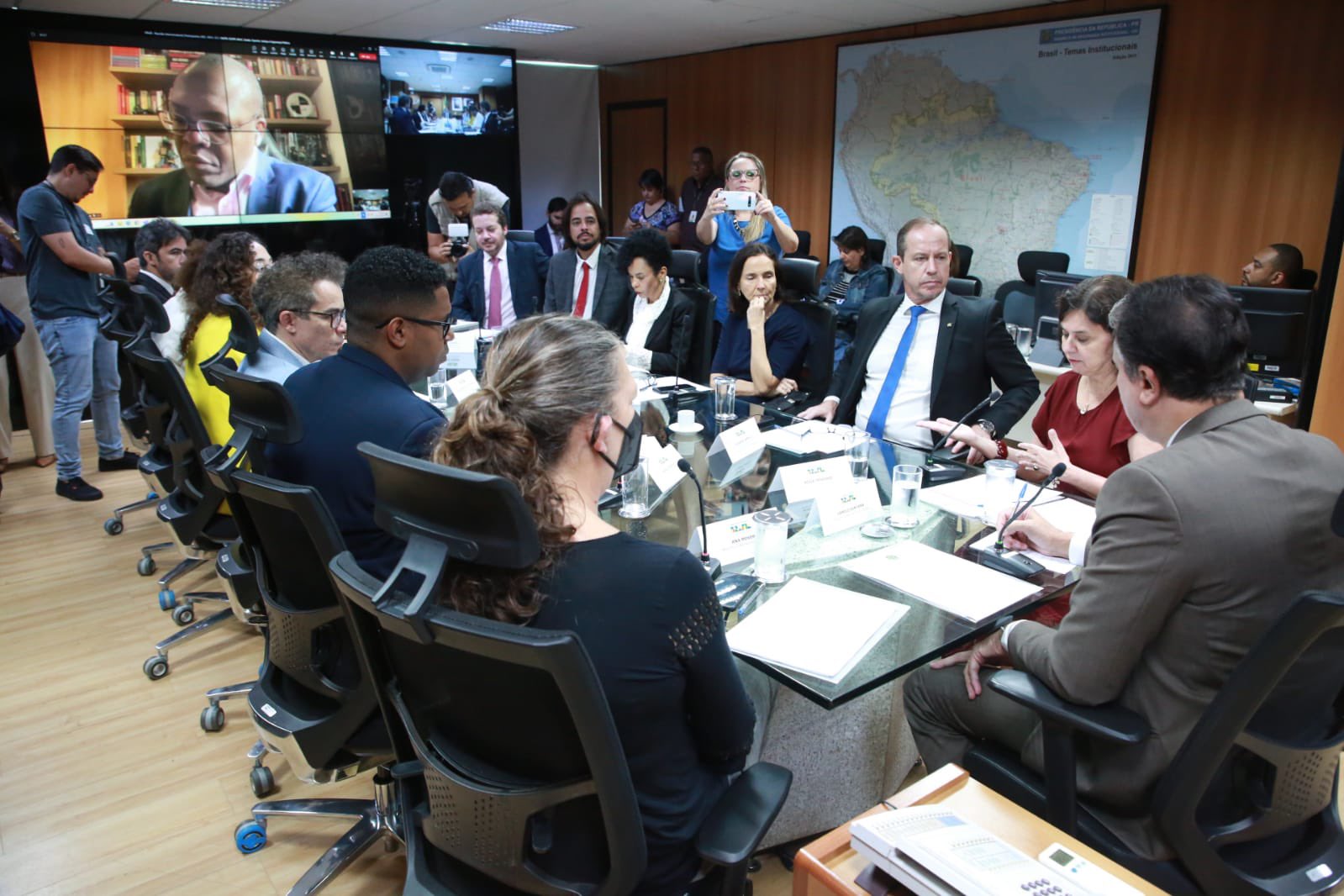 Izolda Cela no Grupo de Trabalho Interministerial: “Nosso objetivo é propor políticas de prevenção e enfrentamento da violência nas escolas” Izolda Cela no Grupo de Trabalho Interministerial: “Nosso objetivo é propor políticas de prevenção e enfrentamento da violência nas escolas”