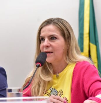 Luizianne Lins vai liderar nova corrente política no PT Fortaleza após derrota na disputa pela pré-candidatura
