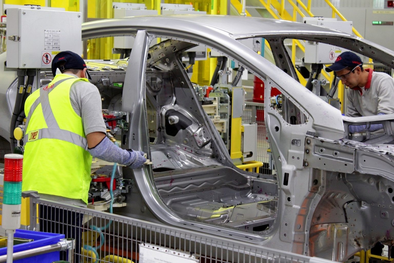 Produção de veículos cresce 0,4% no 1º trimestre e atinge 538 mil unidades Produção de veículos cresce 0,4% no 1º trimestre e atinge 538 mil unidades