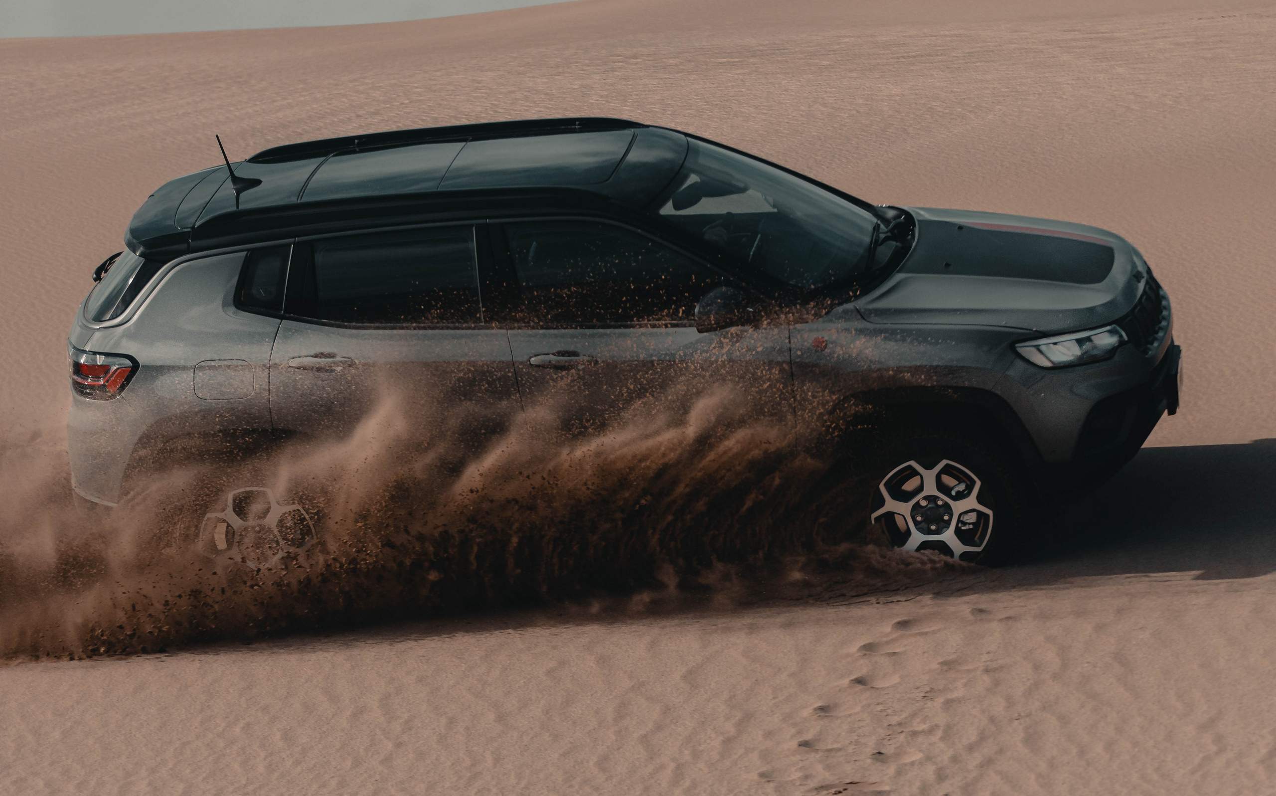 Jeep Compass volta a ser o SUV mais vendido do Brasil