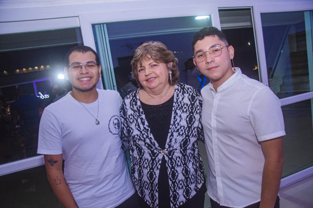 Joao Vitor Torres, Adelina Maria E Guilherme Soares