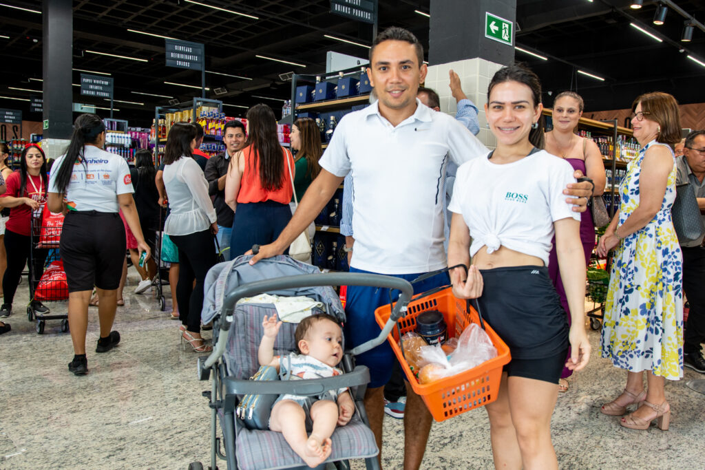 John Aleson, Aleson Sousa E Camila Pedrosa
