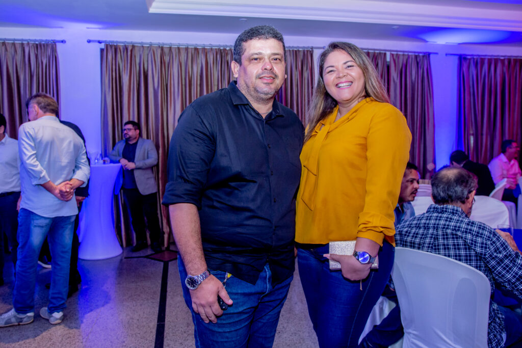 Jonas Soares E Wladia Oliveira