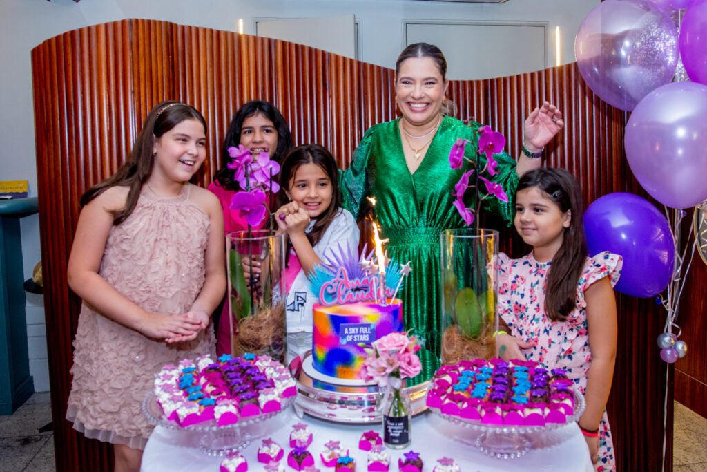 Júlia Lima, Maria Eduarda Lima, Ana Claúdia Aguiar, Maria Rosa Aguiar E Ana Cecília Lima (3)
