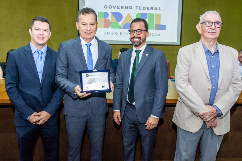 
				Klênio Lima, Carlos Pimentel, Carlos Silva e Sebastião de Abreu 
				