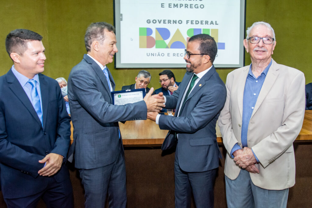 
				Klênio Lima, Carlos Pimentel, Carlos Silva e Sebastião de Abreu 
				