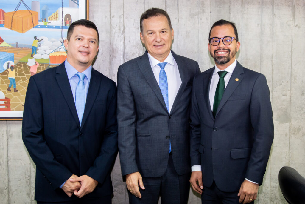 
				Klênio Lima, Carlos Pimentel e Carlos Silva  
				