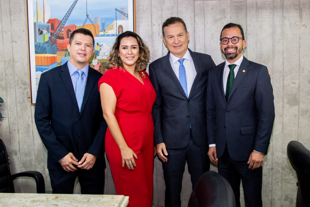
				Klênio Lima, Sebastião de Abreu, Roberta Ribeiro, Carlos Pimentel e Carlos Silva 
				