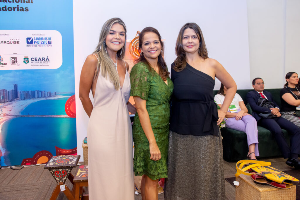 Lara Neves, Cinthya Viana E Aline Solano