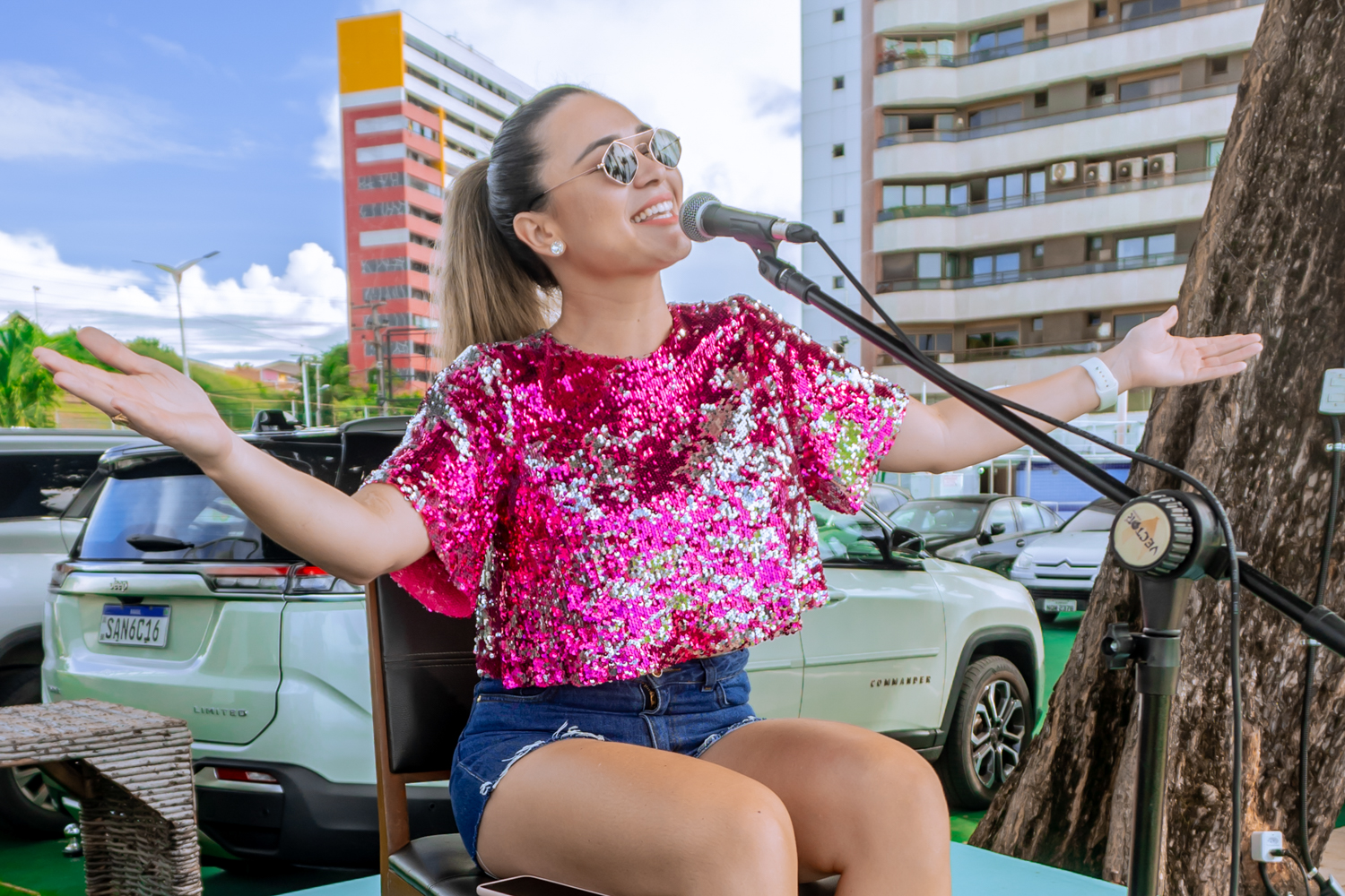 Iate Clube de Fortaleza terá show da cantora Larissa Leite nesta quarta-feira (26)