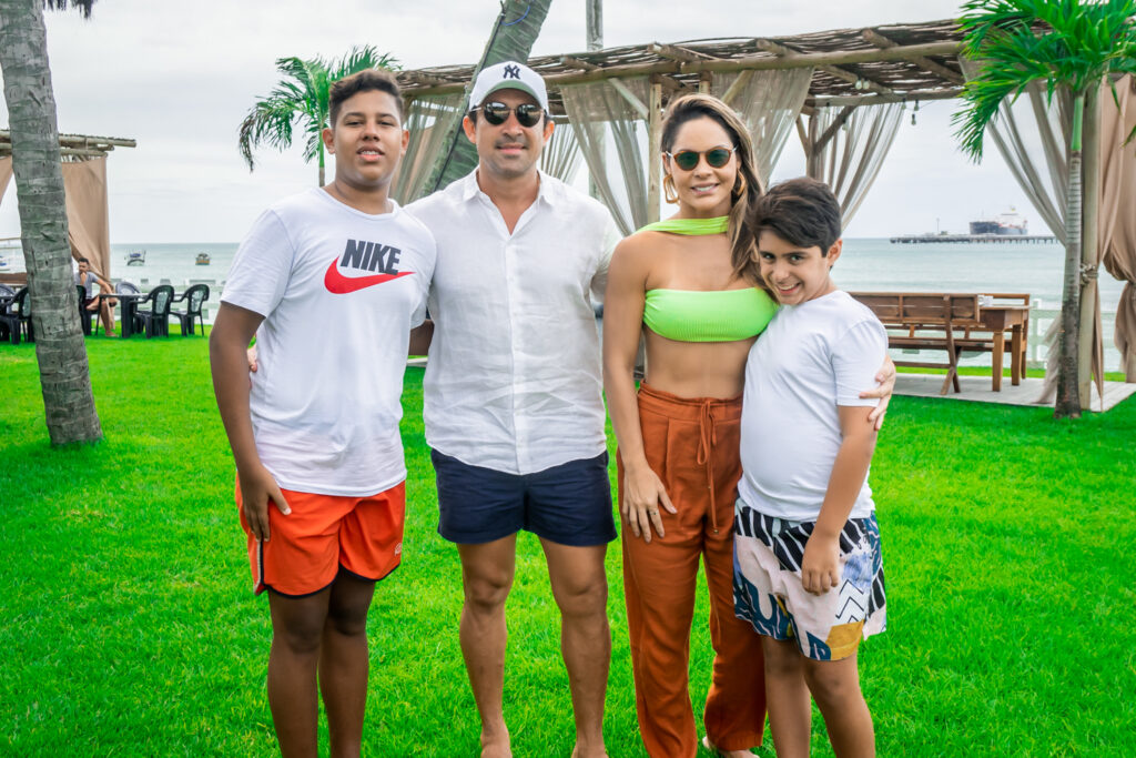 Levi Albuquerque, Renan Azevedo, Laís Albuquerque E Vinicius E Vinicius Azevedo