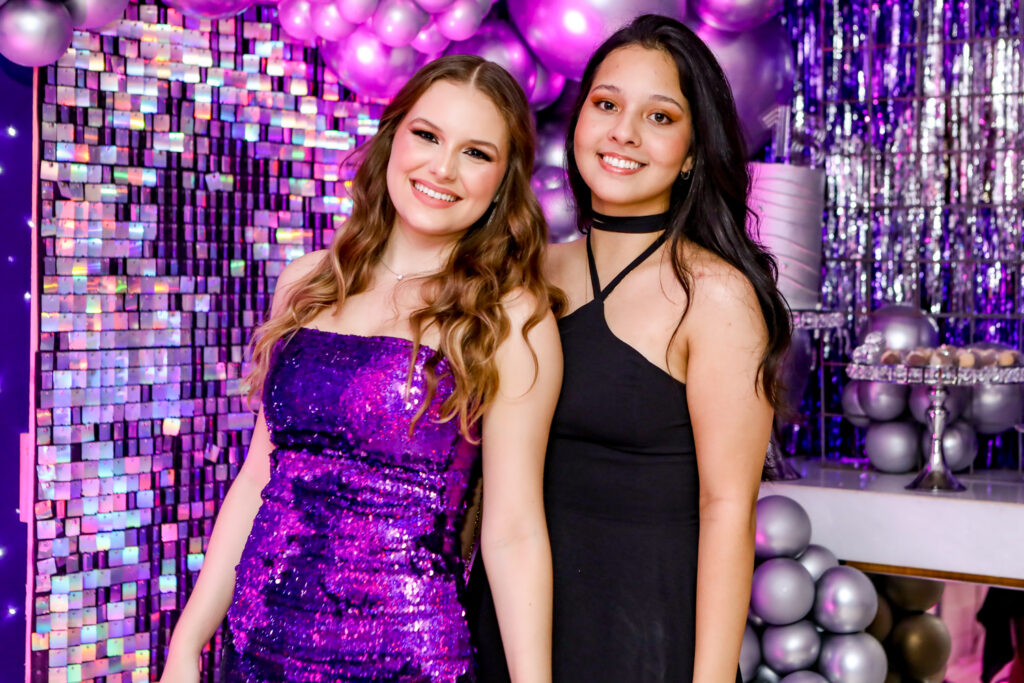 
				Lívia Ary e Isabelle Sabóia 
				