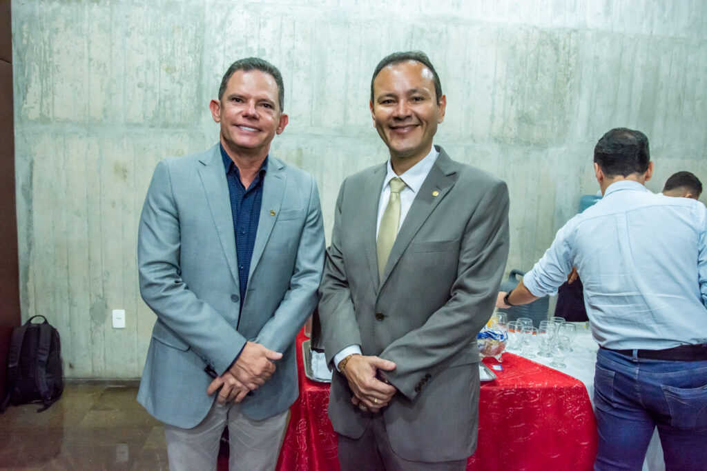 
				Lucinildo Frota e Studart Castro 
				