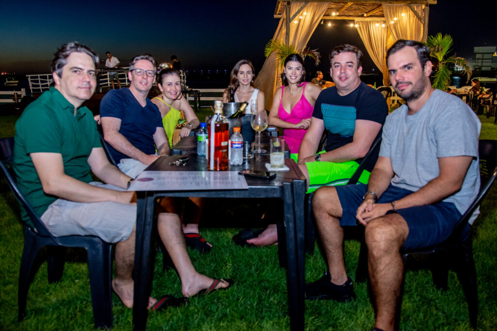 Marcelo Farias, Erik E Rafaella Kleinberg, Giovana Bezerra, Manoela Pimenta, Matheus Gois E Thiago Barroso