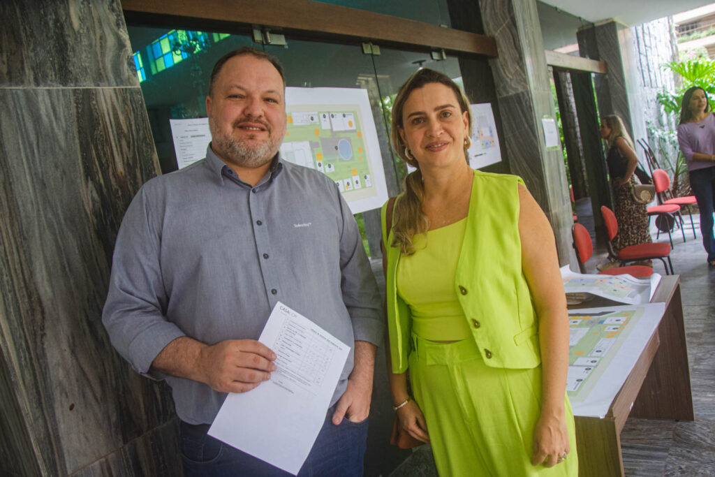 Mauro Queiroz E Edimara Carvalho