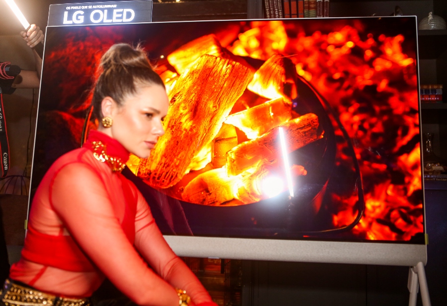 ibyte lança em Fortaleza a nova TV LG OLED Posé, em evento para convidados