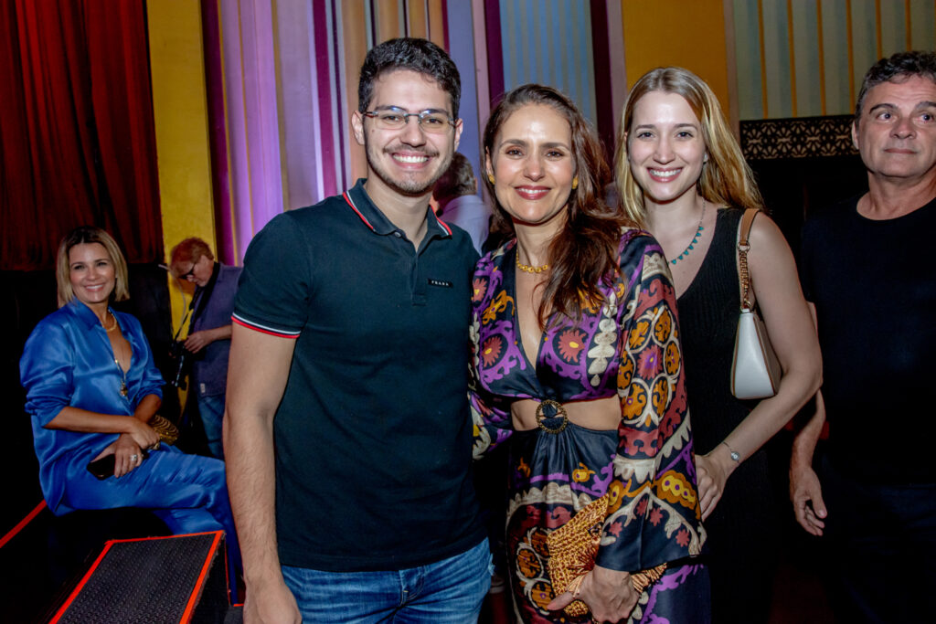 Otávio Queiroz Filho, Manoela Queiroz Bacelar E Pietra Pinheiro