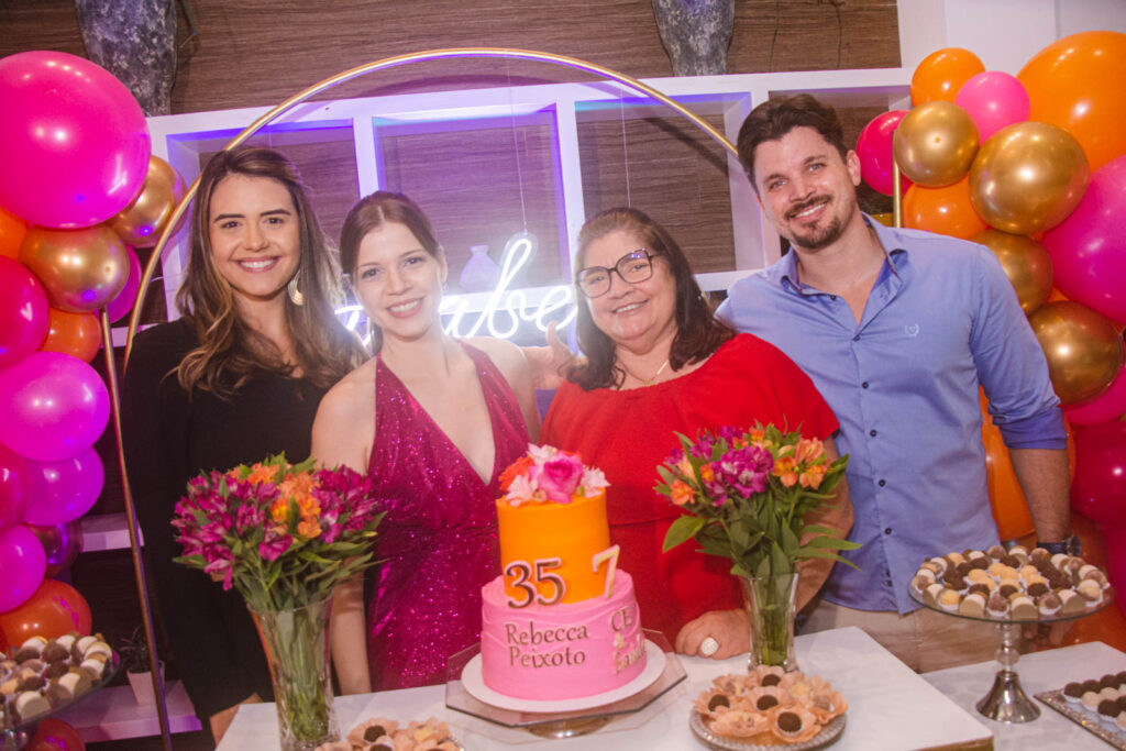Paula Andrade, Rebecca Alves, Isabel Cristina E Cesar Peixoto