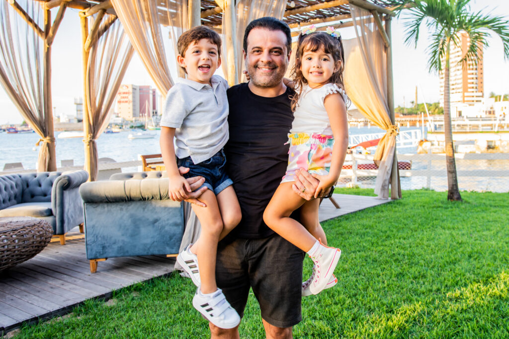 Pedro, Halan E Sofia Bringel