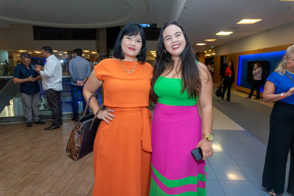 Renata Paula E Carol De Paula