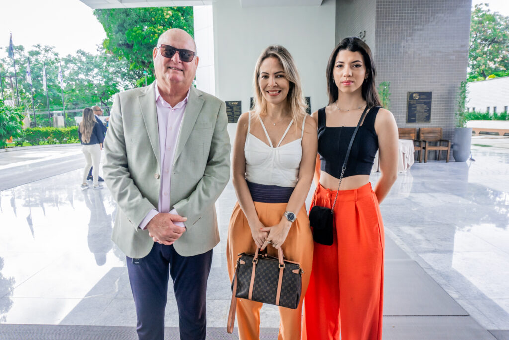 Ricardo Araújo, Marcia Maia E Mariana Farias