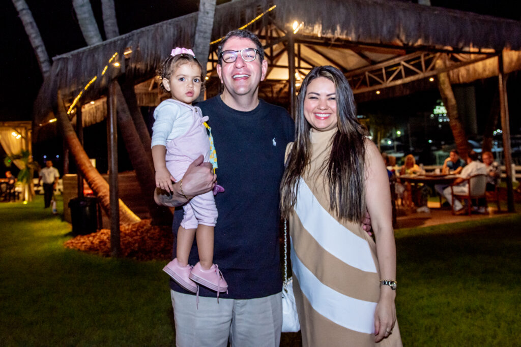 Sofia, Alvaro E Rebeca Madeiro