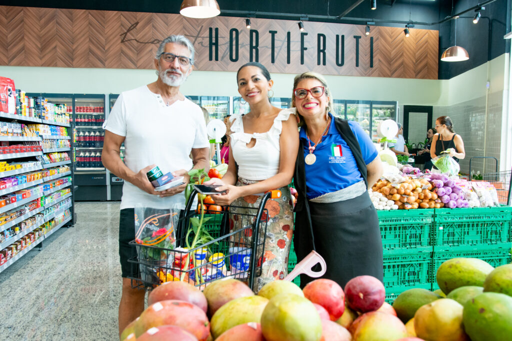 Tony, Nádila Silva E Karin Lucchini