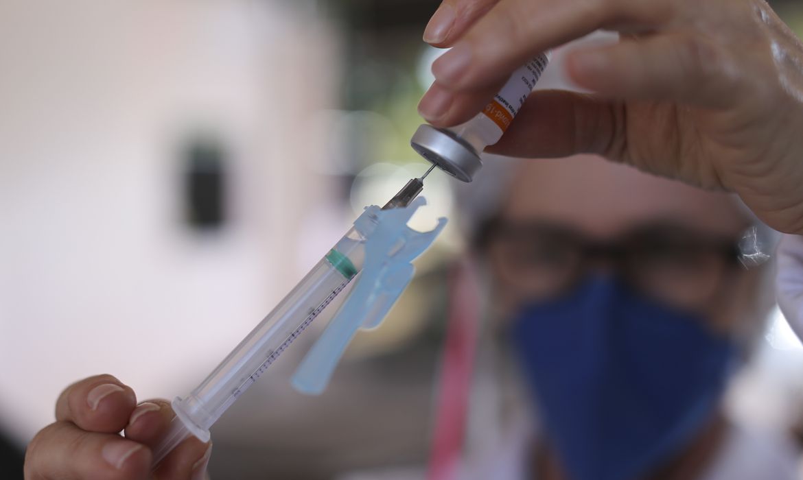 Governo do Ceará reforça a importância da vacinação contra Influenza e o reforço da Covid-19 para crianças e idosos