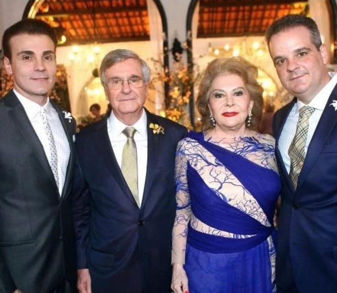 Família celebra missa de sétimo dia de Roberto Fiúza Maia Família celebra missa de sétimo dia de Roberto Fiúza Maia