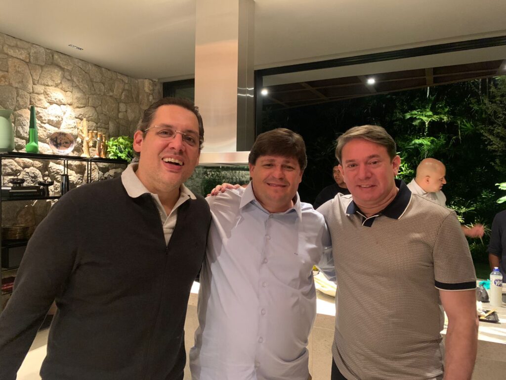 
				Aniversário de Cláudio Vale
				
