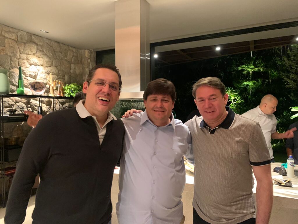 
				Aniversário de Cláudio Vale
				