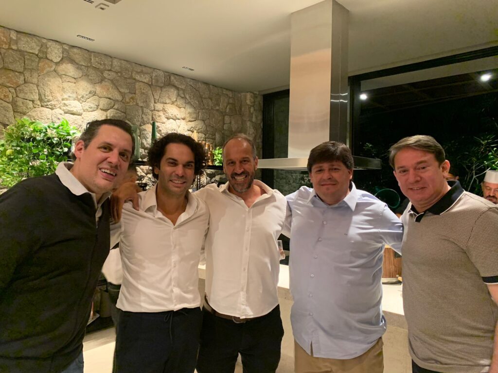 
				Aniversário de Cláudio Vale
				