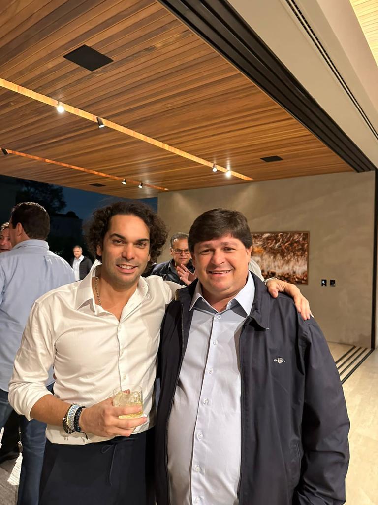 
				Aniversário de Cláudio Vale
				